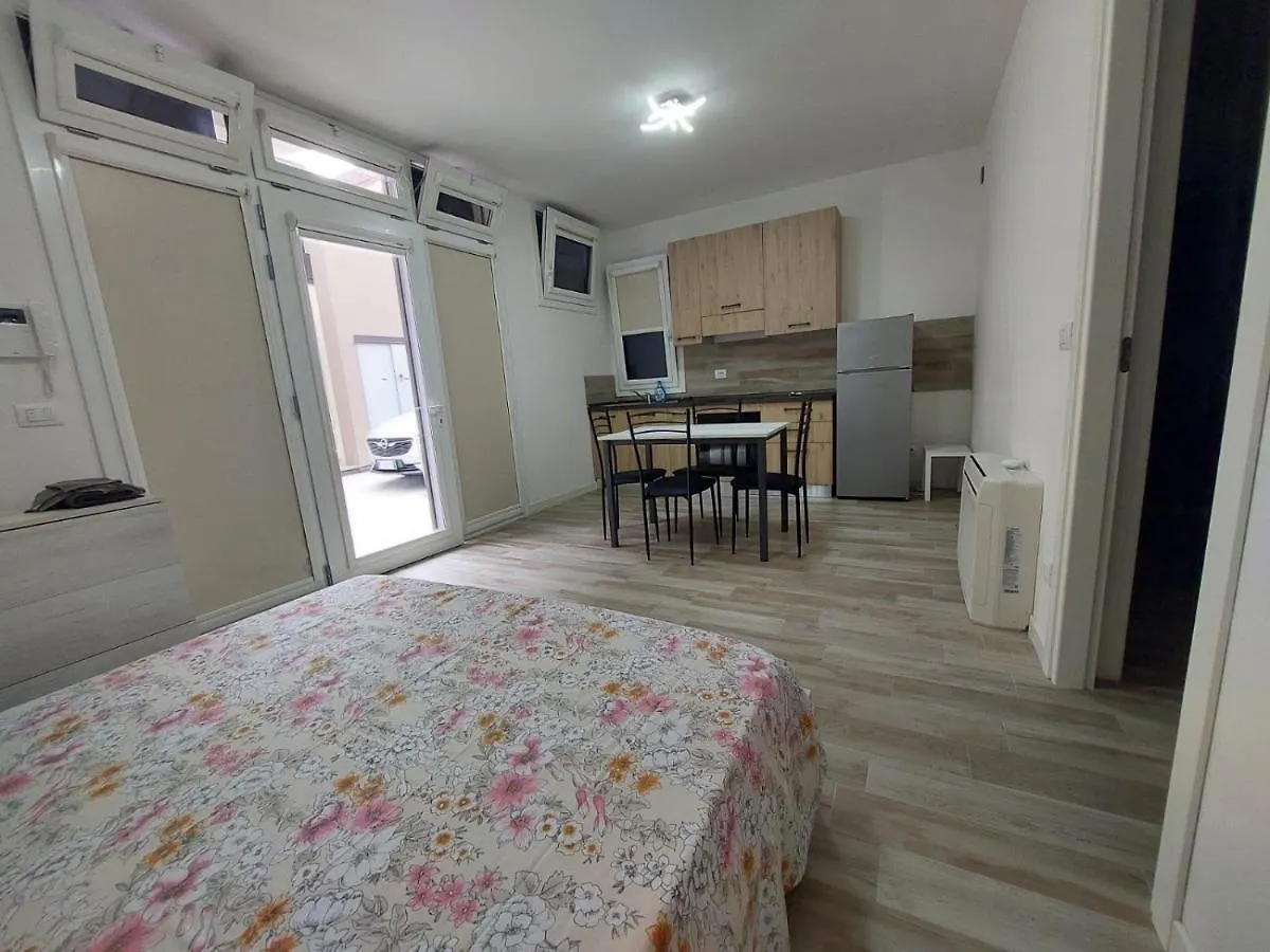 Levante Suite Bologna 0*,  Italy